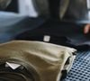 Não é preciso ser uma costureira experiente nem investir em uma máquina profissional para reaproveitar tecidos de algodão