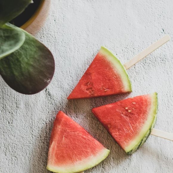 Casca de melancia é rica em vitaminas A, B6 e C, além de minerais como zinco, magnésio e potássio