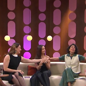 Irmã de Preta Gil, Bela Gil voltou ao Saia Justa nesta quarta-feira (30), e comentou sobre a morte da cantora.