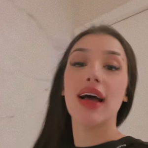 'Chutei a cara dela!': grávida, Bia Miranda se envolve em 'porradaria' após balada e perde colar de R$ 150 mil