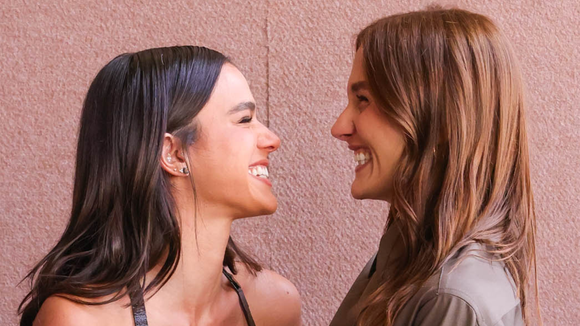 A psicologia diz que as pessoas mais magnéticas não são charmosas, engraçadas ou bem-sucedidas: são aquelas que fazem você sentir que pode parar de se esforçar