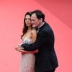 Quem é a mulher de Quentin Tarantino, 20 anos mais nova? Casal agarradinho e beleza da atriz roubam a cena no Festival de Cannes 2025