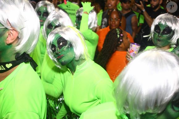 Carnaval 2025 de Salvador: Lorena Improva se vestiu de ET para curtir bloco do marido, Léo Santana