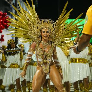 Rainha de bateria Fabíola de Andrade é esposa de Rogério Andrade, presidente de honra da Mocidade, preso atualmente