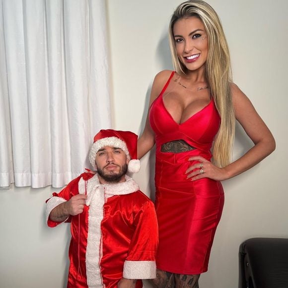 Andressa Urach gravou um pornô de Natal com um homem com nanismo