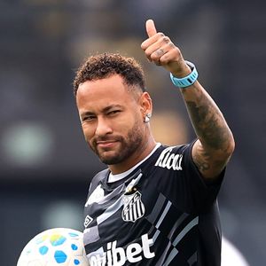 O que aconteceu com Neymar? Nova lesão causa afastamento do Santos por meses e acaba em críticas: 'Só volta ano que vem'