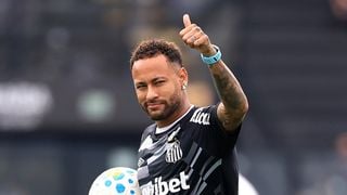 O que aconteceu com Neymar? Nova lesão causa afastamento do Santos por meses e acaba em críticas na web: 'Só volta ano que vem'