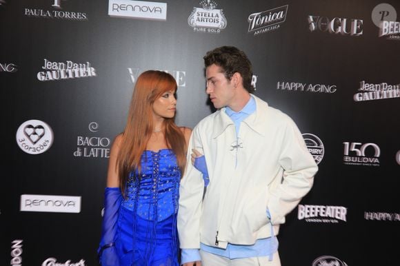 Casal: Pietro Antonelli Benício e Clarissa Müller, atriz e cantora, foram ao Baile da Vogue 2025 em 22 de fevereiro de 2025