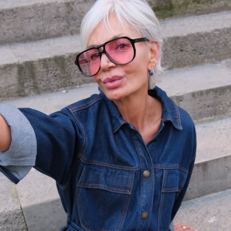 As sandálias minimalistas, confortáveis e elegantes para mulheres com mais de 50 anos: são da Skechers e minha mãe já quer usá-las o tempo todo com saias ou calças largas