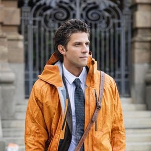 Pedro (Chay Suede) ficará arrasado com traições do pai