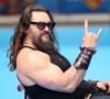 Aos 47 anos, Jason Momoa revela que herdou da mãe o gosto por cervejas de qualidade e diz que cresceu longe das bebidas mais populares do mercado