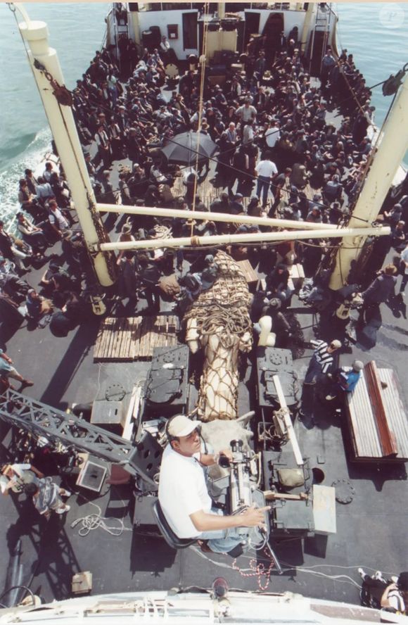 Cenas de 'Terra Nostra' no navio usaram 300 figurantes e tiveram 50 pessoas da equipe da Globo, incluindo a parte técnica, produção e elenco