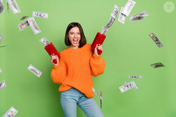 O primeiro é o simbolismo da riqueza: na psicologia das cores, o verde está diretamente ligado ao dinheiro, à estabilidade e a novas oportunidades.