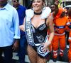 Ex-rainha de bateria da Grande Rio, Paolla Oliveira também usou uma faixa de 'Rainha do Carnaval 2026' na folia