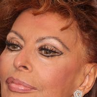 Abacaxi fresco todo dia, azeite de oliva e até massas! Esses são os segredos simples da dieta de Sophia Loren, rumo aos 100 anos