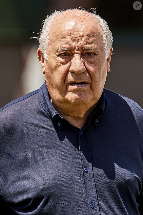 Amancio Ortega teve uma filha com Flora Pérez quando ainda era casado com sua primeira esposa