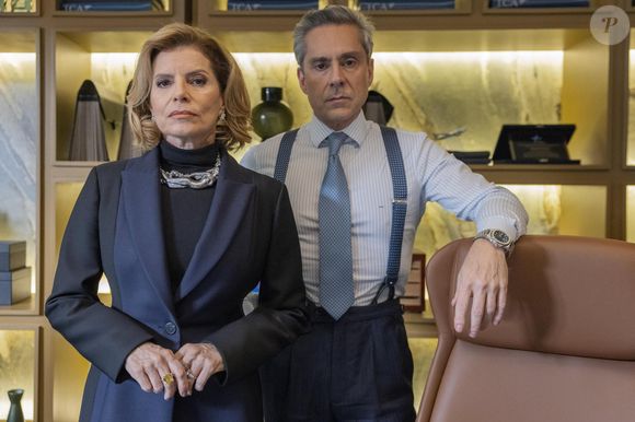 Marco Aurélio (Alexandre Nero) entra em intenso conflito com Odete Roitman (Debora Bloch) na novela Vale Tudo