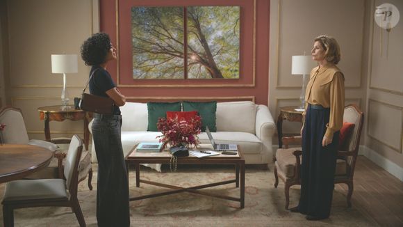 Maria de Fátima descobre segredo de Odete Roitman e faz chantagem para a vilã