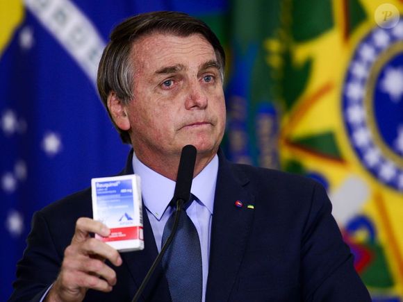 Jair Bolsonaro foi alvo de chacota nos comentários do Instagram do colunista Leo Dias pela escolha do número 13