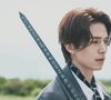 Lee Yeon de 'Tale of the Nine-Tailed': preso ao passado, ele vive em constante luto emocional. Tem dificuldade de seguir em frente e desapegar de amores perdidos