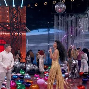 Débora Nascimento foi interrompida por Luciano Huck logo após se assumir bissexual