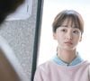 Ha Moon-soo é uma jovem que também perdeu a irmã mais nova no mesmo acidente e cresceu lidando com a culpa de ter sobrevivido e com a responsabilidade de manter a família