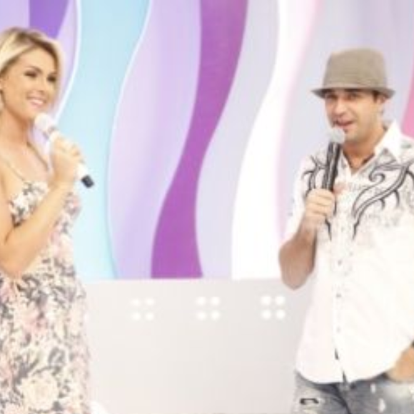 Latino, segundo informações do jornal Agora, desrespeitou Ana Hickmann e ela pediu que ele se retirasse do palco