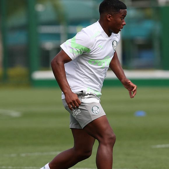 Quando tinha 16 anos e ainda jogava no Palmeiras, Endrick teve detalhes de sua dieta revelados pela GQ Brasil