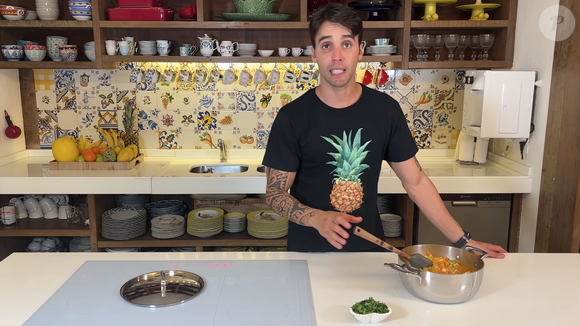 Leve para cozinhar até que os legumes estejam al dente e , se necessário, corrija o sal