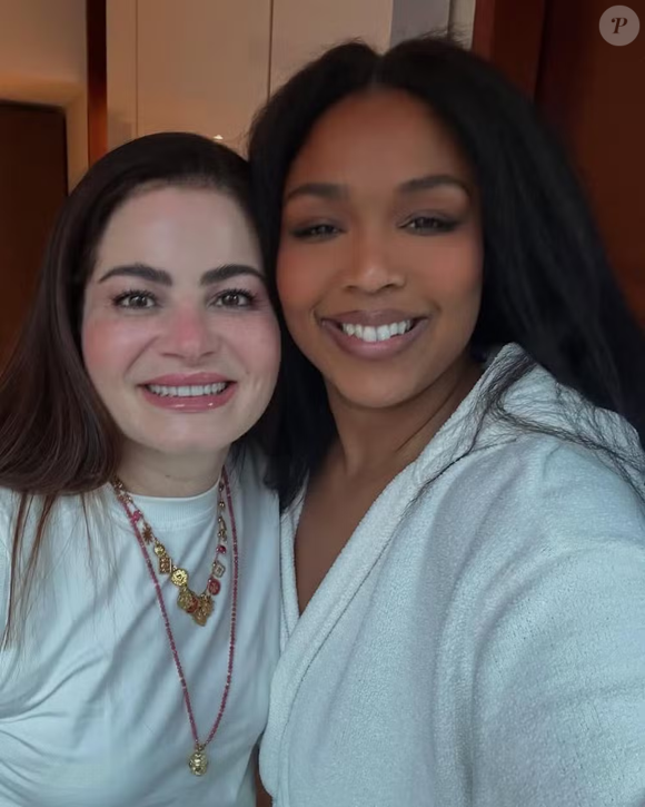 Lizzo desmentiu o uso de canetas emagrecedoras e questão de agradecer à cosmetóloga brasileira Flávia Lanini, apontando seu papel importante no processo de mudança.