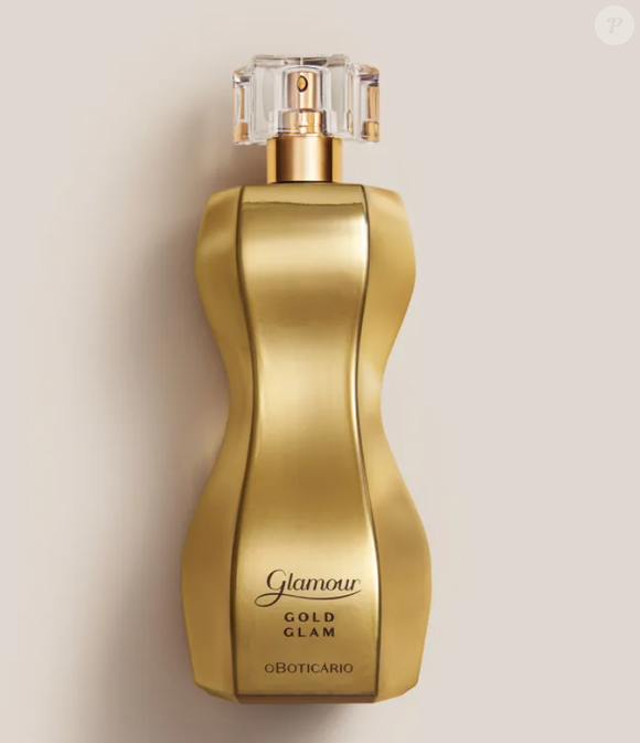 O perfume Glamour Gold Glam traz muita sofisticação desde já a sua embalagem.