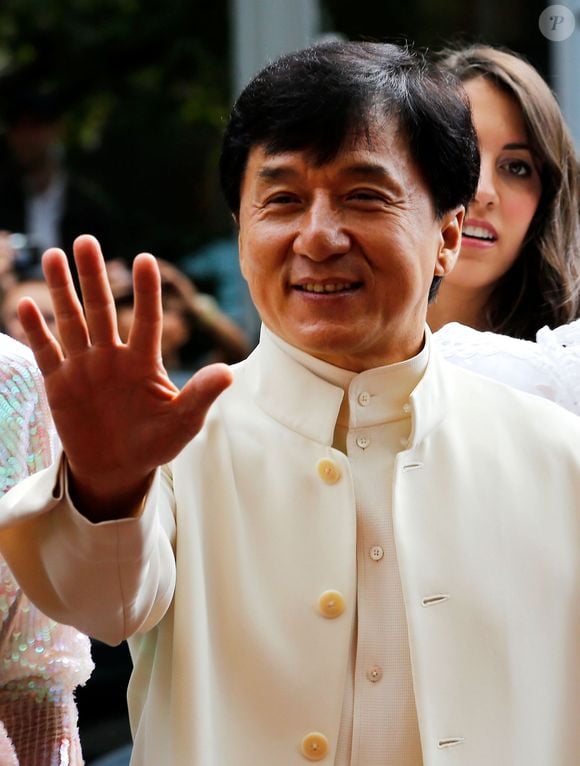 Os riscos continuam altos, mas Jackie Chan não pensa em abandonar as acrobacias que fizeram sua fama