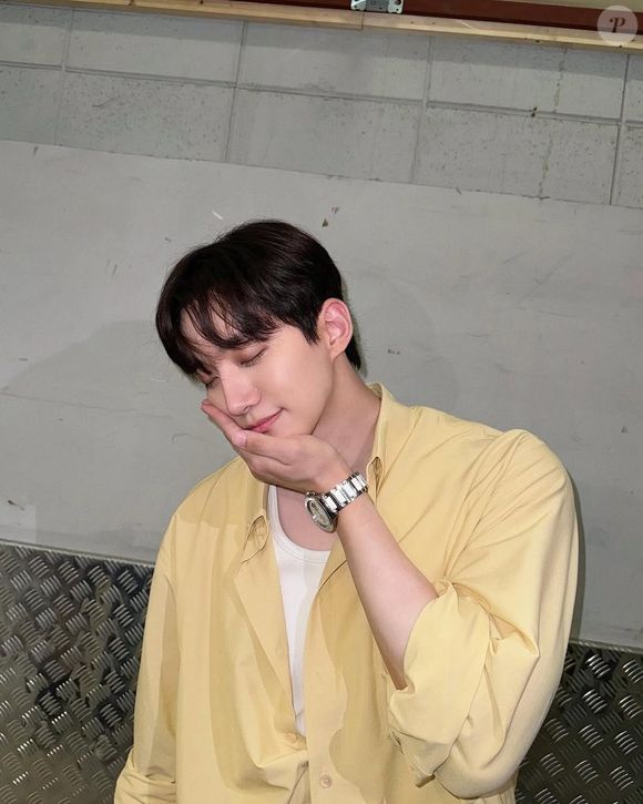 O galã de 'Sorriso Real' é envolvido em causas sociais e já fez trabalho voluntário na Etiópia