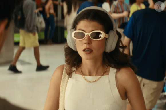 'De Férias com Você' já está disponível na Netflix e surge como a nova aposta para quem ama romances baseados em livros de sucesso