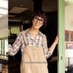 Poltrona da avó com tecidos do Chile, cozinha rústica e lareira gigantesca em cone: o refúgio de Helena Rizzo, jurada do 'MasterChef Brasil', é este sítio estiloso e aconchegante no interior de SP
