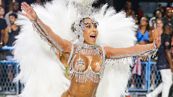 O que faz uma diretora de musas no Carnaval 2026? Mulher Melão expõe treinamento que ofereceu a famosas novatas: ‘Quis trazer o glamour das musas de antigamente’