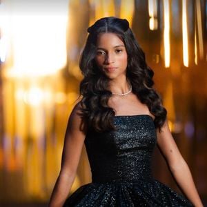 Vestido de Rayssa Leal também tinha uma fenda lateral alta que deu uma ousadia a mais no look