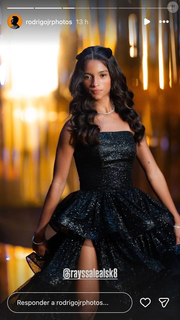 Vestido de Rayssa Leal também tinha uma fenda lateral alta que deu uma ousadia a mais no look