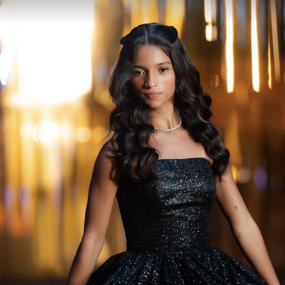 Vestido de Rayssa Leal também tinha uma fenda lateral alta que deu uma ousadia a mais no look