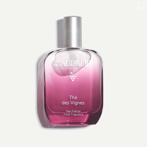 Thé Des Vignes, da Caudalie, é uma fragrância floral lançada em 2011 que combina chá, flor de laranjeira africana e jasmim com uvas, néroli, gengibre, almíscar e notas amadeiradas
