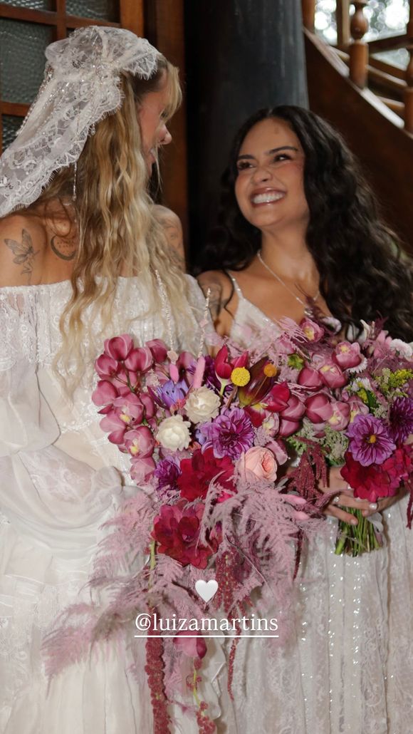 Marcela Mc Gowan e Luiza Martins se vestiram de noivas