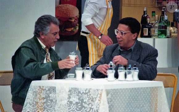 Carlos Alberto de Nóbrega e Paulo Silvino contracenaram no programa 'A Praça é Nossa'