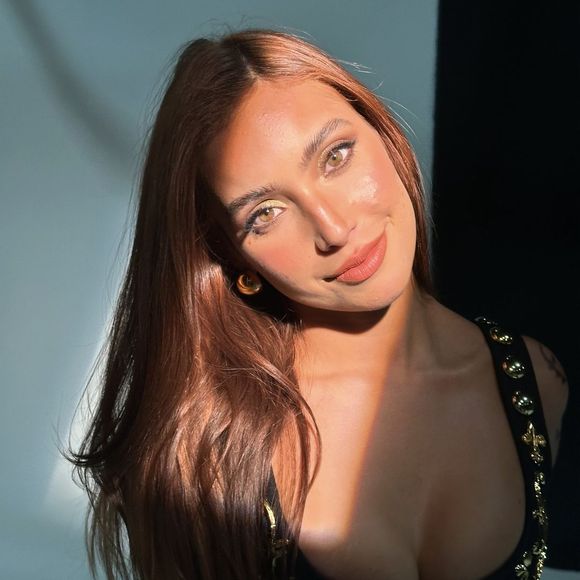 Vanessa Lopes (BBB 24) prefere se conectar à natureza na virada, sempre ao lado do mar. “Após a queima de fogos, entro no mar com o pé direito, me conectando com a força da natureza", contou ao Gshow