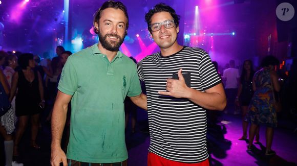 Kayky Brito e Bruno de Luca estavam juntos em um quiosque no momento da fatalidade