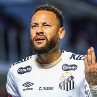 'Beijinho para sua mulher': antes de confusão no vestiário, Neymar provocou torcedor do Remo ao sair de campo, revela leitura labial