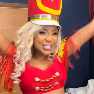 Cariúcha surpreende nas redes sociais ao surgir vestida de Paquita sexy, homenagear Xuxa e brincar: 'A Xuxa agora é preta. Sou a Xuxa da comunidade'