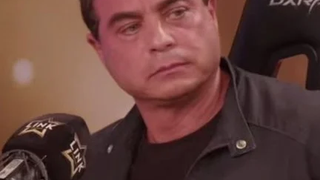 Gente? Ex-'Power Couple', Dhomini fica furioso em entrevista, chama jornalista de 'mentirosa' e abandona conversa. Vídeo!