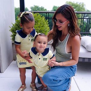 Aniversariante do dia, Mel, filha caçula de Neymar e Bruna Biancardi, usou um look igual ao da irmã Mavie