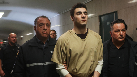 Luigi Mangione vai ganhar enredo em 'Monstros', da Netflix? Ryan Murphy, criador da série, revela por que deixou suposto assassino de CEO de fora