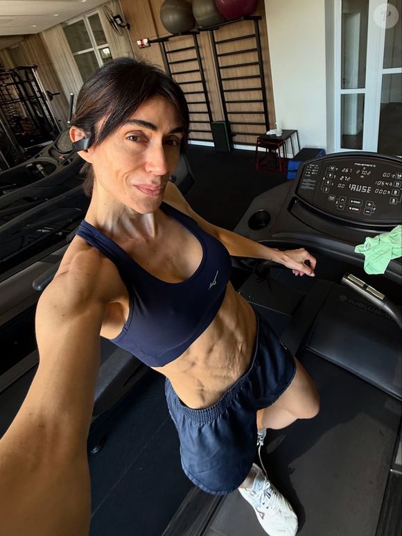 Resultado foi um visual completamente diferente para Michelle Barros, que confessa estar muito satisfeita com o procedimento